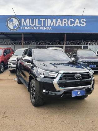 TOYOTA HILUX 2.8 D-4D TURBO DIESEL CD SRX 4X4 AUTOMÁTICO TOYOTA HILUX 2.8 D-4D TURBO DIESEL CD SRX 4X4 AUTOMÁTICO